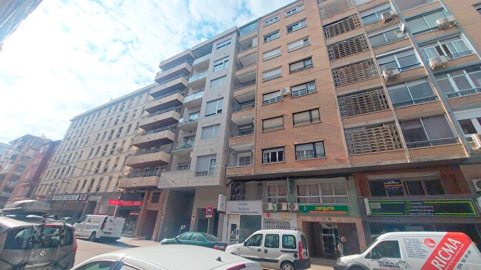 Casas en venta y pisos alquiler - 1