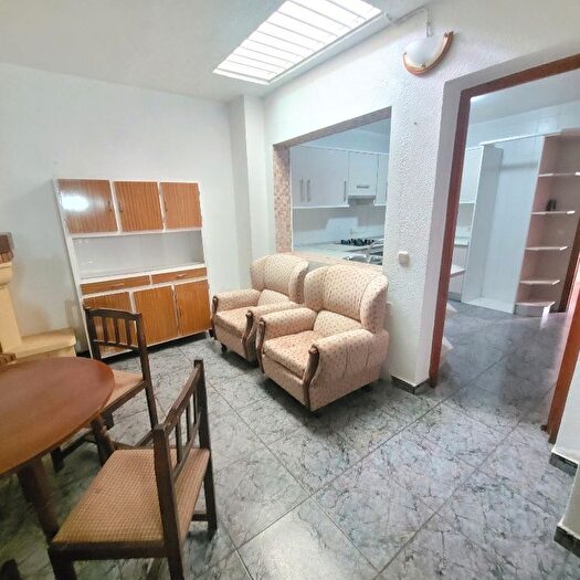 Casas en venta y pisos alquiler - 3