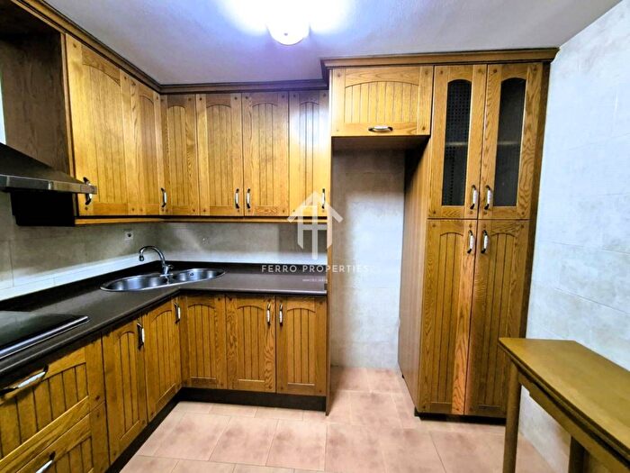 Casas en venta y pisos alquiler - 3