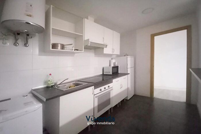 Casas en venta y pisos alquiler - 3