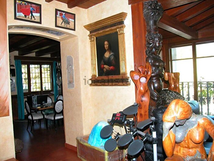 Casas en venta y pisos alquiler - 3