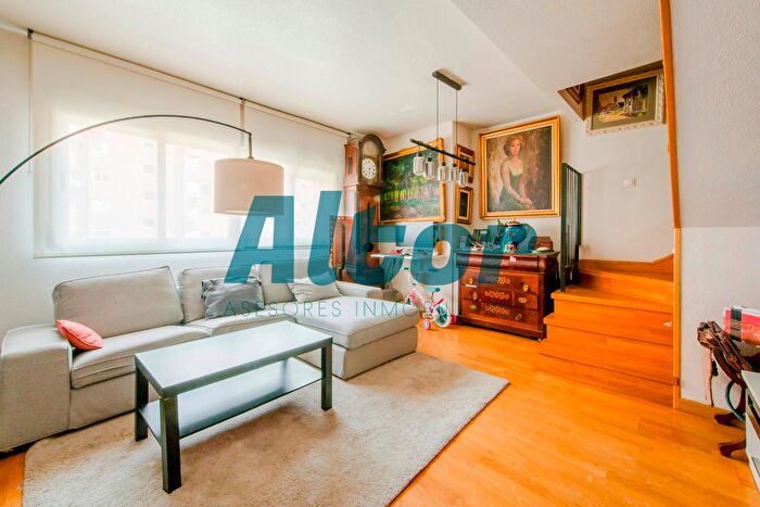 Casas en venta y pisos alquiler - 1