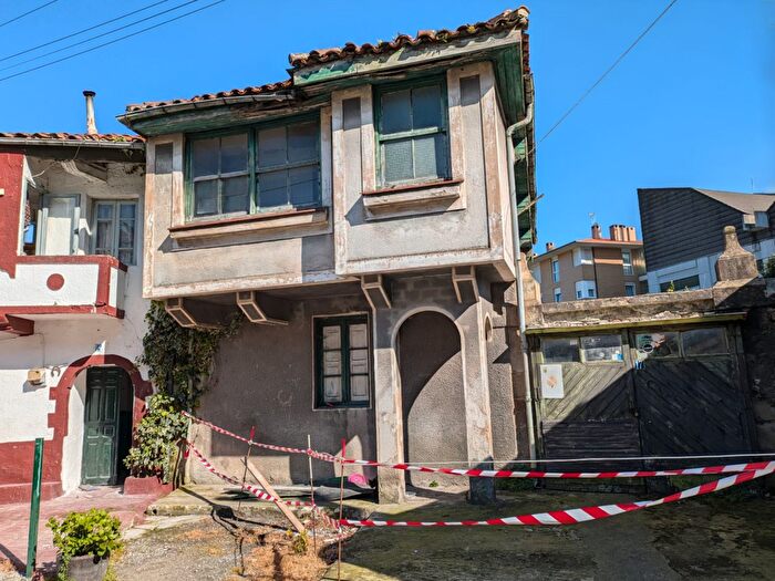 Casas en venta y pisos alquiler - 1