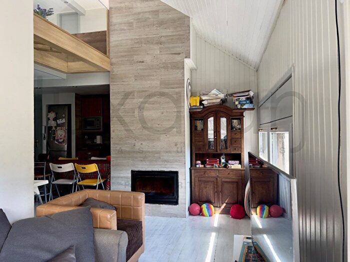 Casas en venta y pisos alquiler - 3