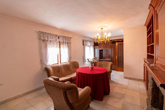 Casas en venta y pisos alquiler - 2