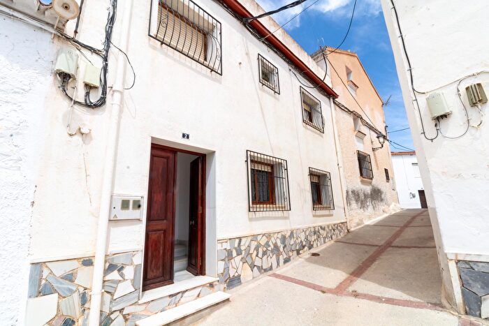 Casa en venta en Tahal, Almería de 4 habitaciones