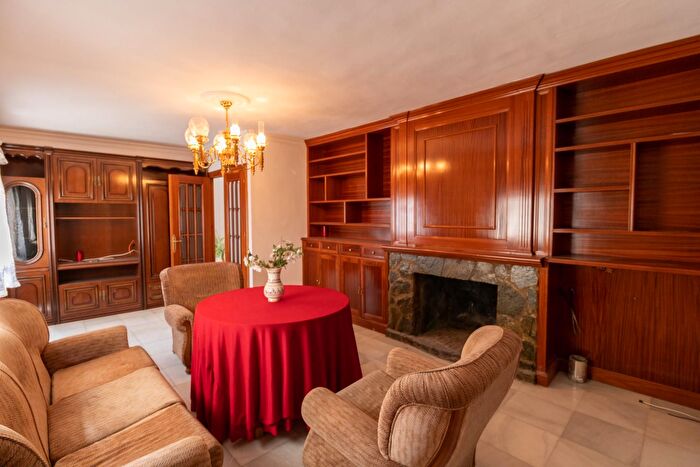 Casas en venta y pisos alquiler - 3