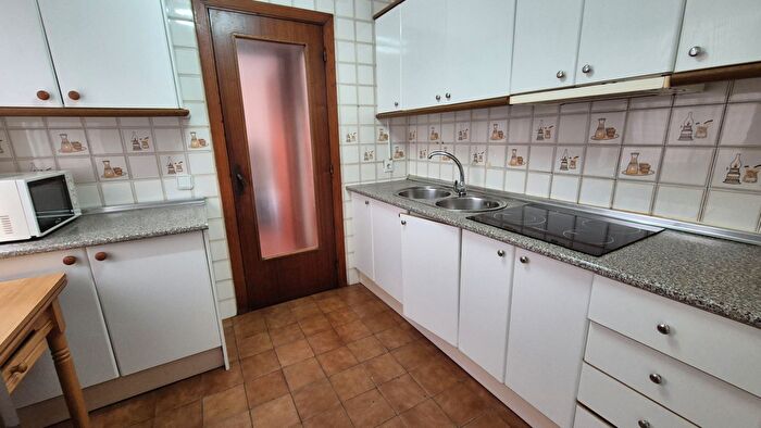 Casas en venta y pisos alquiler - 2