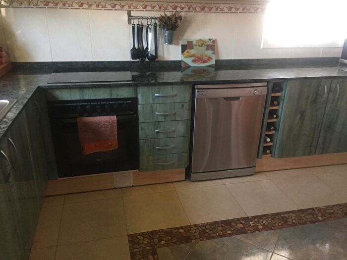 Casas en venta y pisos alquiler - 3