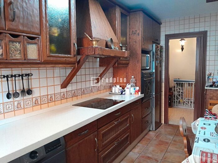 Casas en venta y pisos alquiler - 3