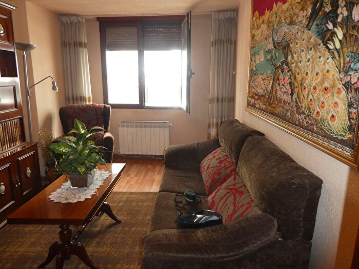 Casas en venta y pisos alquiler - 1