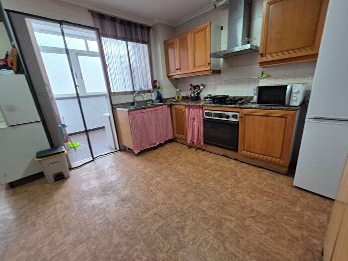 Casas en venta y pisos alquiler - 2