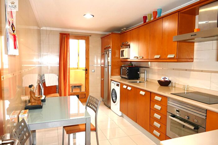Casas en venta y pisos alquiler - 1