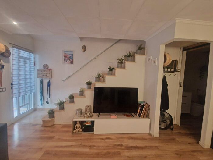 Casas en venta y pisos alquiler - 2