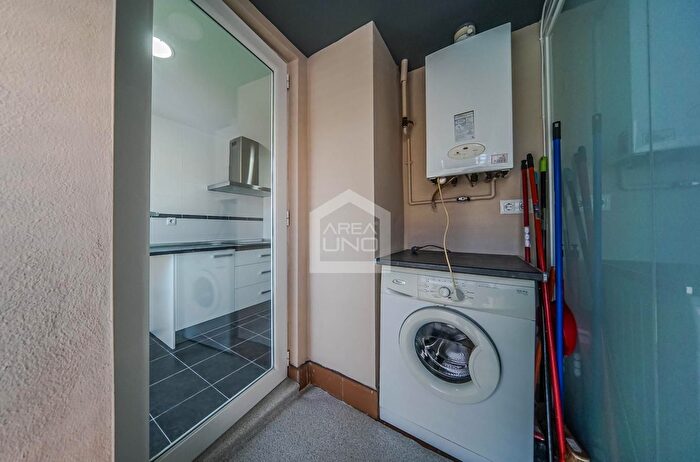 Casas en venta y pisos alquiler - 3