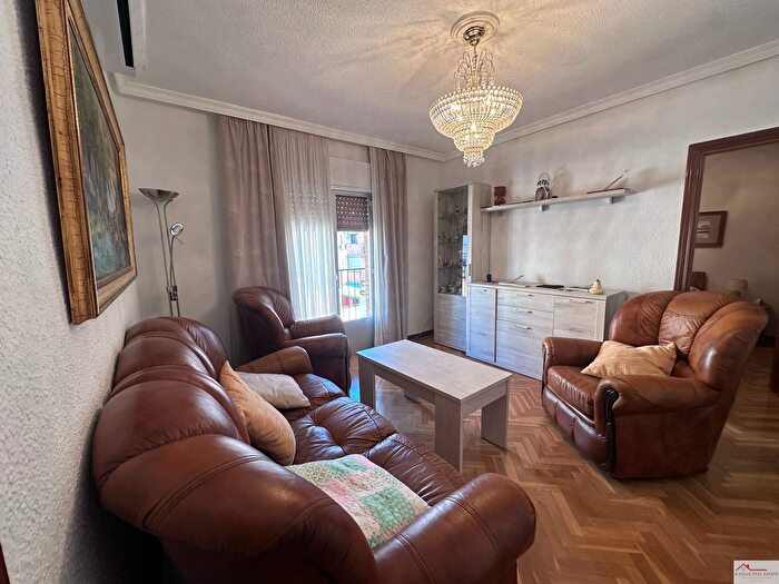 Casas en venta y pisos alquiler - 1
