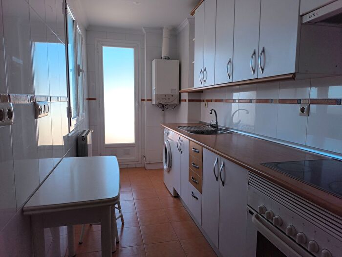 Casas en venta y pisos alquiler - 2