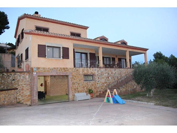 Casa en venta en Alcover, Tarragona de 3 habitaciones