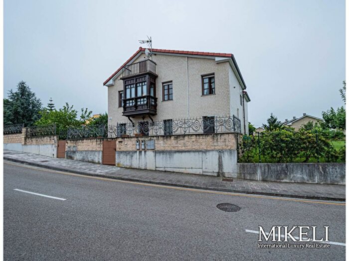 Casas en venta y pisos alquiler - 3