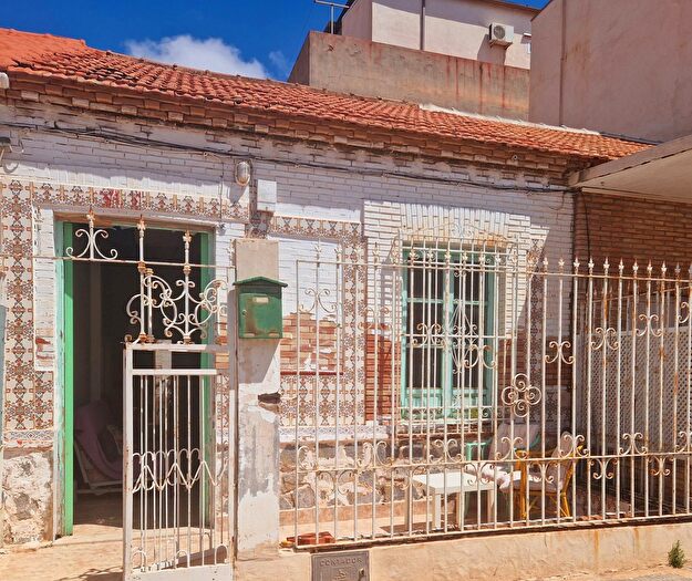 Casas en venta y pisos alquiler - 1