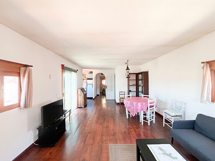 Casas en venta y pisos alquiler - 3