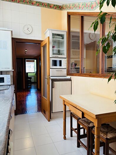 Casas en venta y pisos alquiler - 3