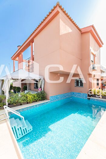 Casa en venta en El Puig, El Puig de Santa Maria de 4 habitaciones