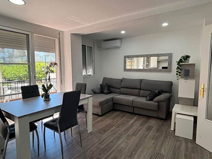 Casas en venta y pisos alquiler - 1