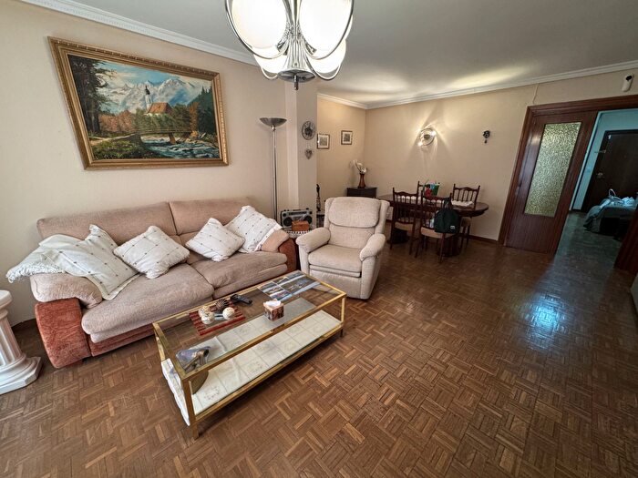 Casas en venta y pisos alquiler - 1
