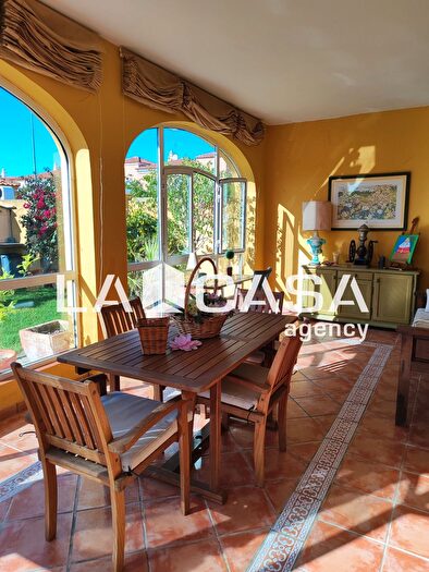 Casa en venta en Condequinto, Montequinto de 3 habitaciones