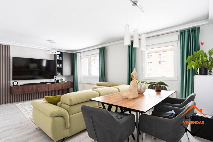 Casas en venta y pisos alquiler - 1