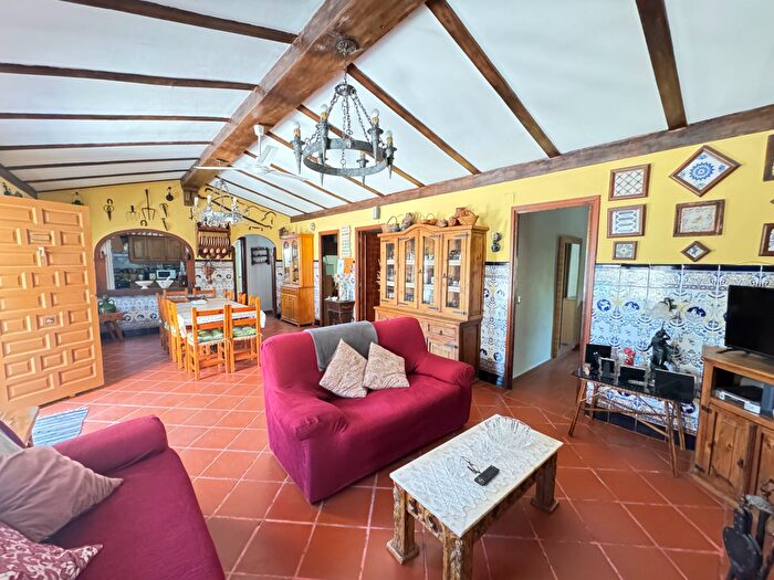 Casa en venta en Urbanizaciones, Llíria de 4 habitaciones