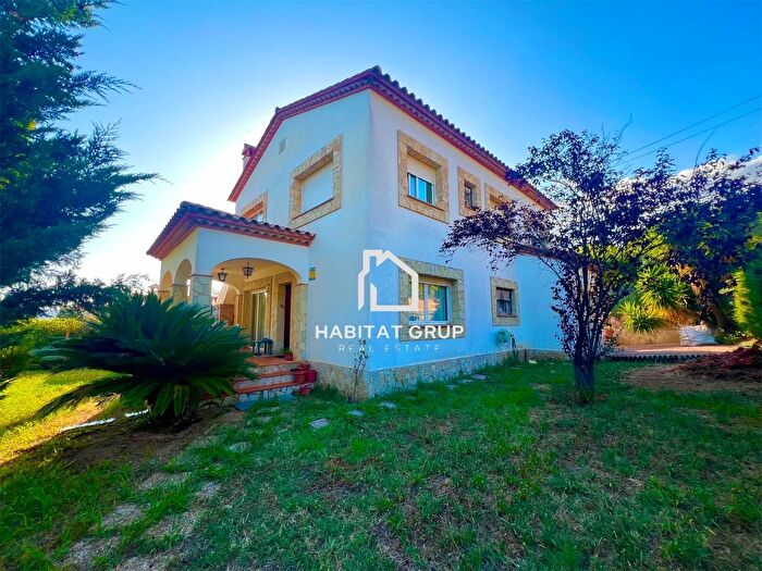Casa en venta en Santa Cristina Poble, Santa Cristina dAro de 4 habitaciones