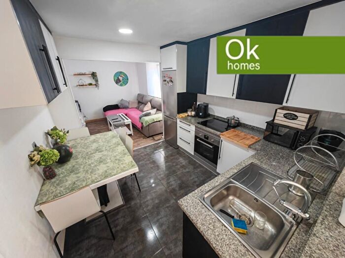 Casas en venta y pisos alquiler - 3