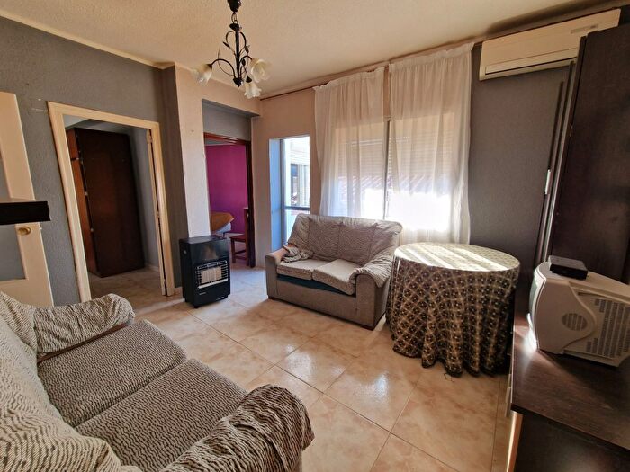 Casas en venta y pisos alquiler - 1