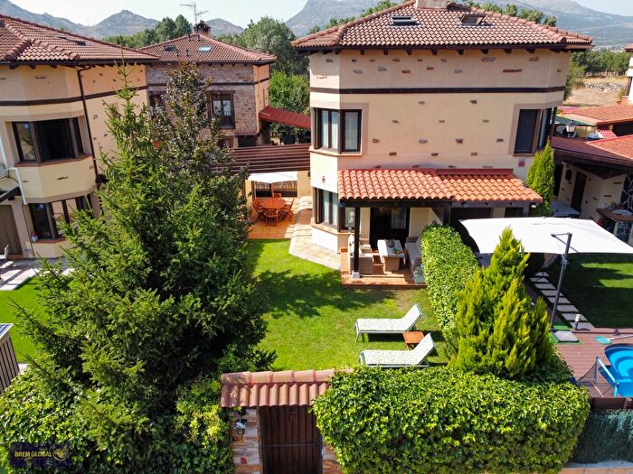 Casas en venta y pisos alquiler - 1