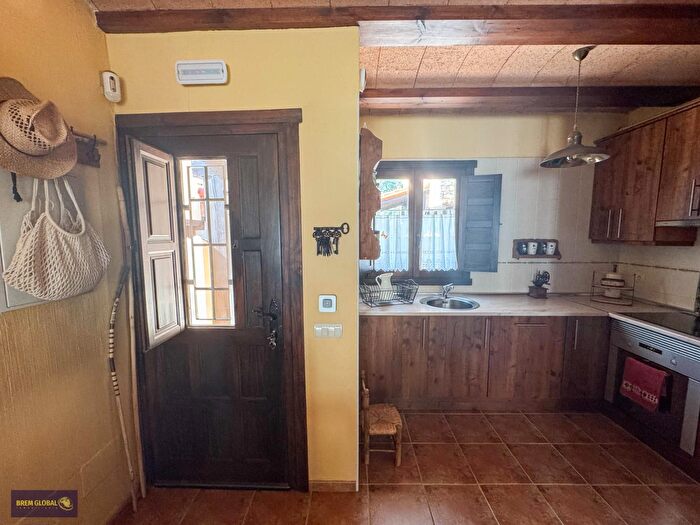 Casas en venta y pisos alquiler - 2