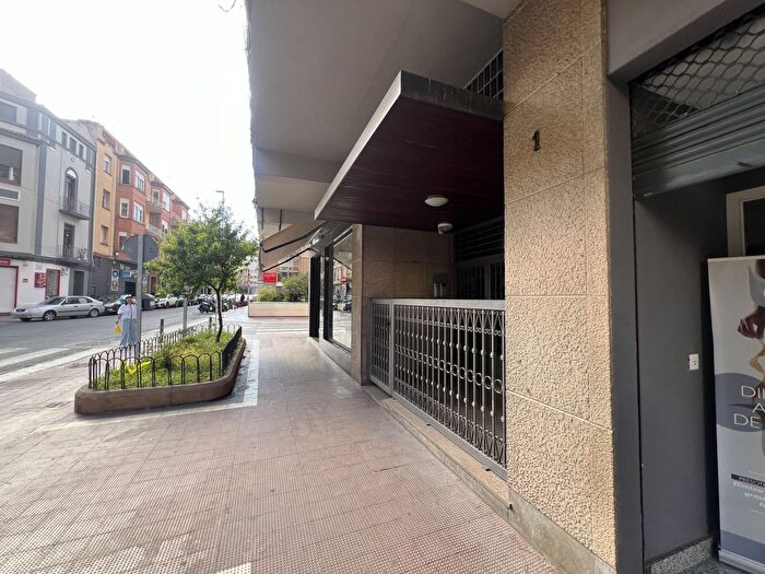 Casas en venta y pisos alquiler - 1