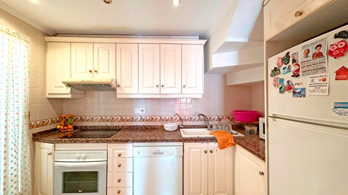 Casas en venta y pisos alquiler - 2