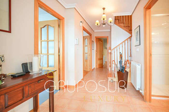 Casas en venta y pisos alquiler - 3