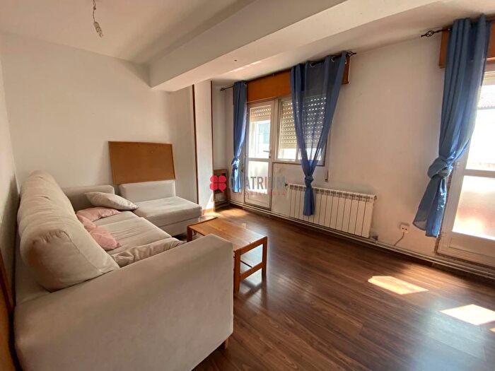 Casas en venta y pisos alquiler - 1