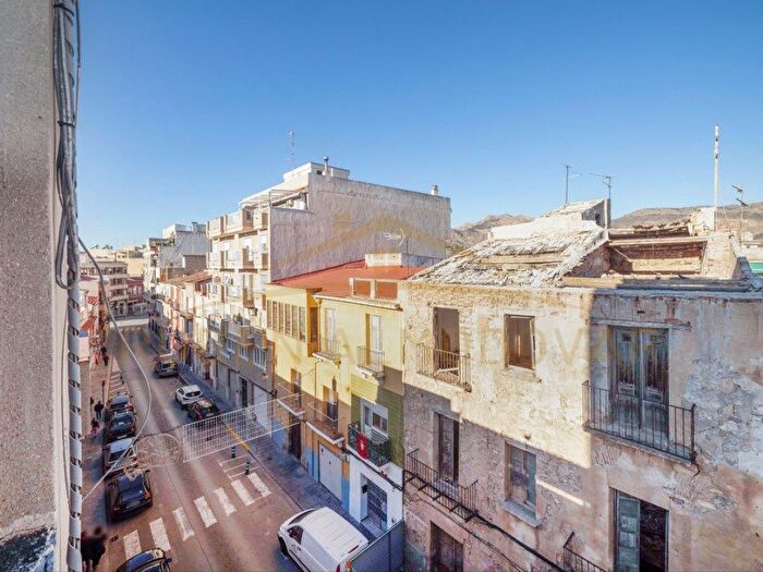 Casas en venta y pisos alquiler - 3