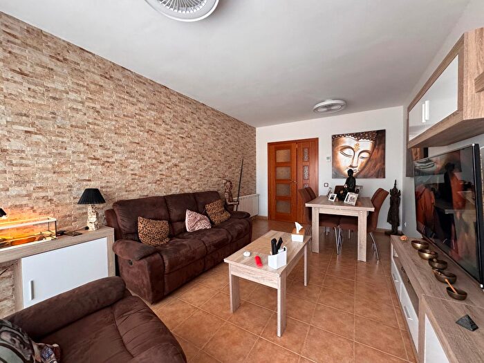 Piso en venta en La Bisbal dEmpordà, Girona de 3 habitaciones
