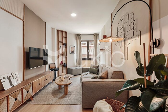 Casas en venta y pisos alquiler - 1