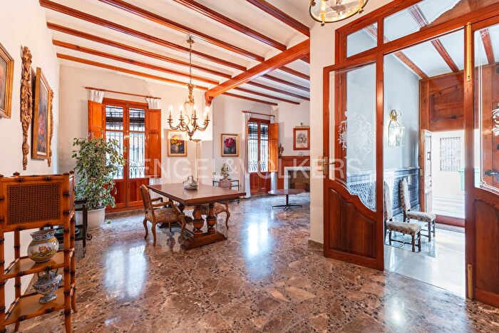 Casas en venta y pisos alquiler - 2