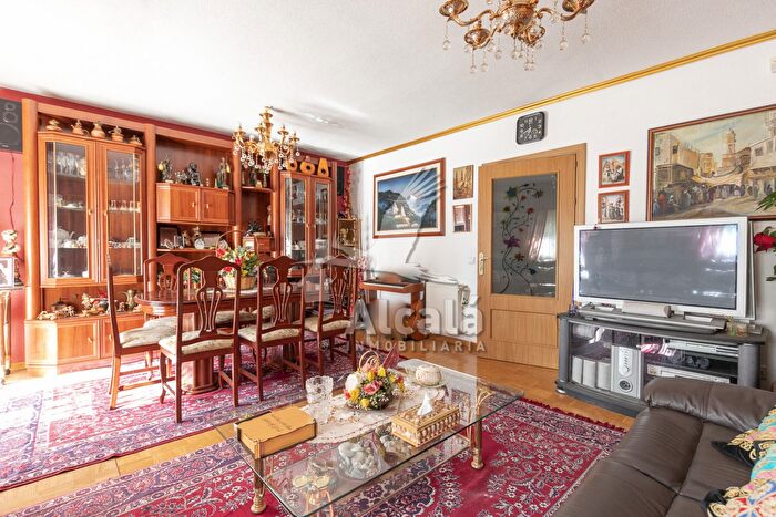 Casas en venta y pisos alquiler - 2