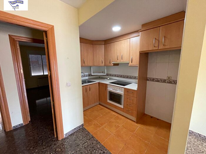 Casas en venta y pisos alquiler - 2