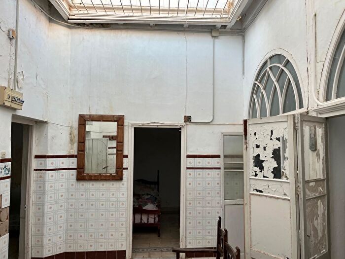 Casas en venta y pisos alquiler - 3