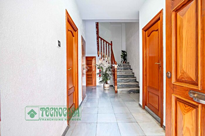 Casas en venta y pisos alquiler - 3