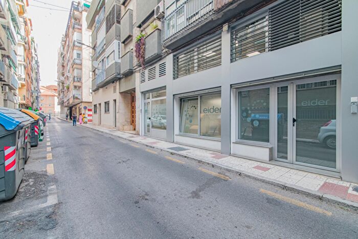 Casas en venta y pisos alquiler - 1